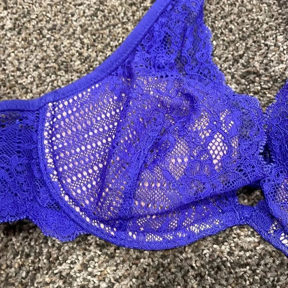 *Final Price* Gap Body Blue 34B Bra Lace Gorgeous EUC - Picture 2 of 5
